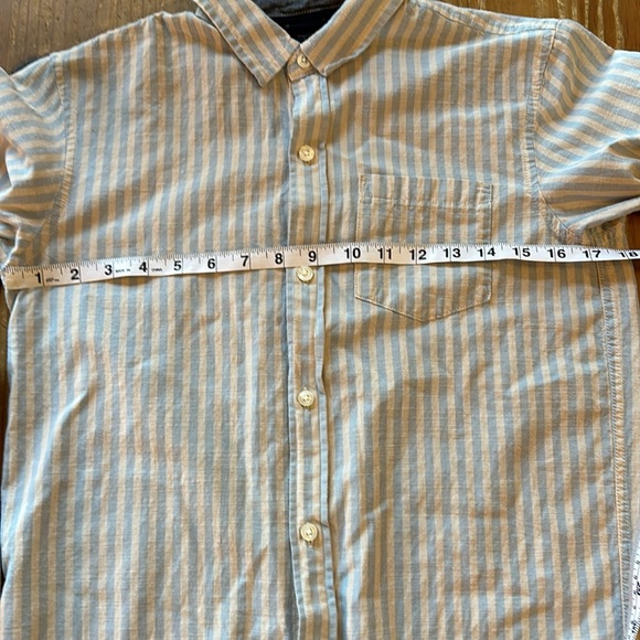 Beachy Button-Down - Picture 4 of 6